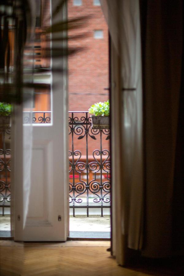 Spacious & Cozy Downtown Apartment With Balcony 布达佩斯 外观 照片