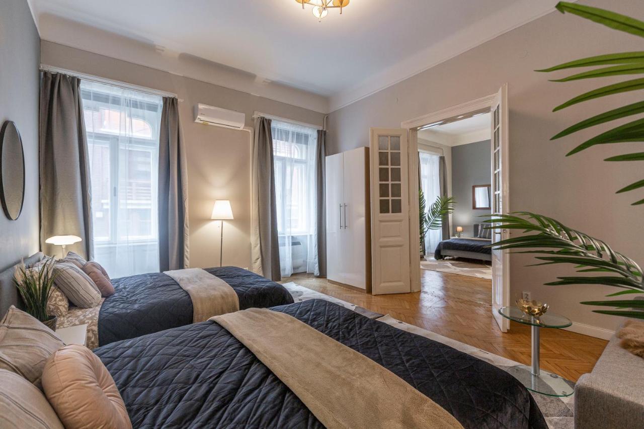 Spacious & Cozy Downtown Apartment With Balcony 布达佩斯 外观 照片