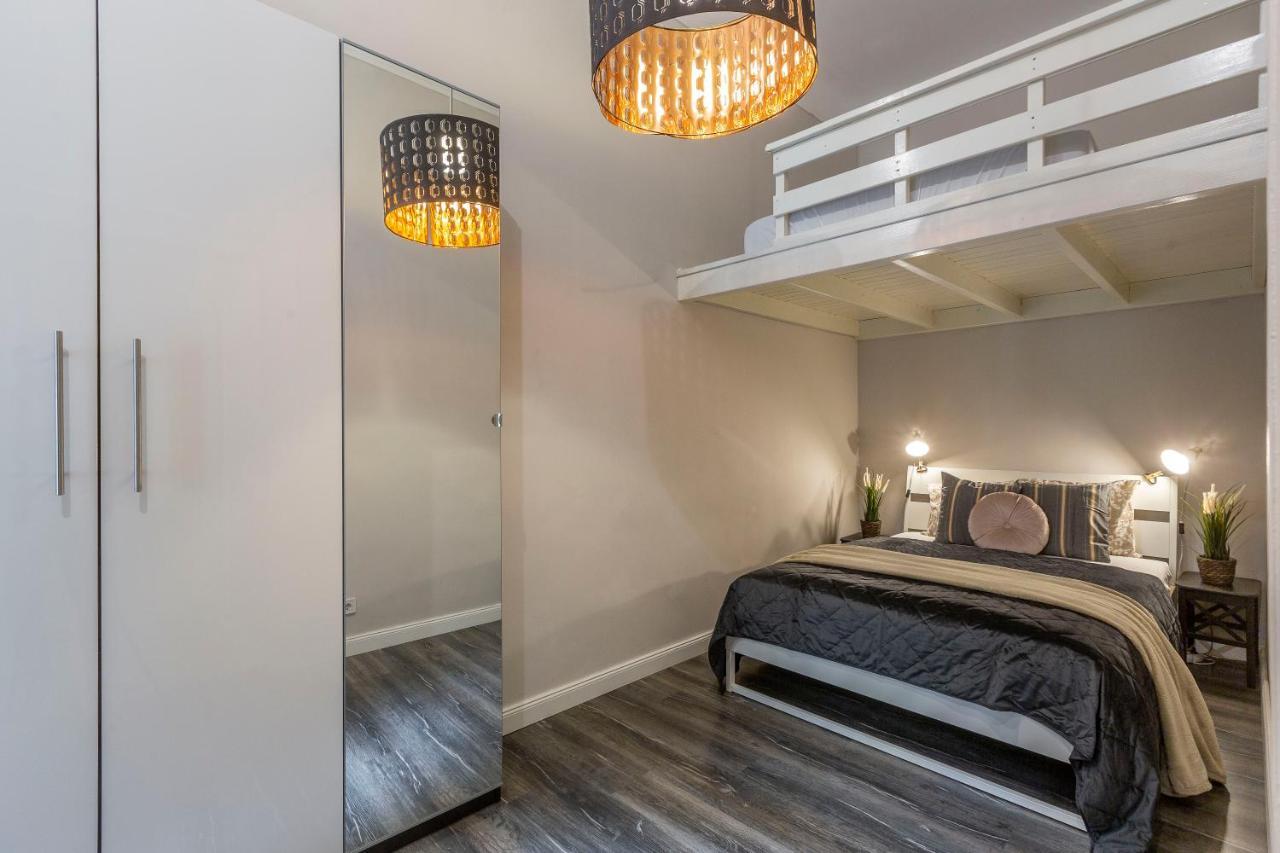 Spacious & Cozy Downtown Apartment With Balcony 布达佩斯 外观 照片
